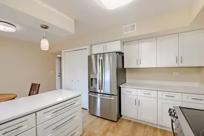 4170 Ludington Court, Hoffman Estates, IL 60192 - Photo 8