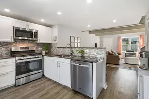 2024 Countryside Ln, Round Lake Beach, IL 60073 - Photo 8