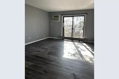 190 S Waters Edge Drive #302, Glendale Heights, IL 60139 - Photo 2