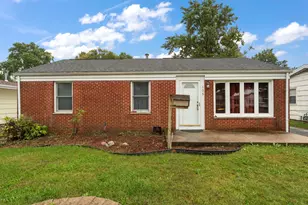 135 Laura Ln, Thornton, IL 60476 - Photo 2