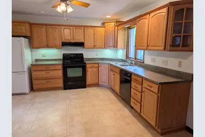1364 Empire Court, Freeport, IL 61032 - Photo 10