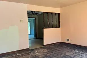 412 Winnebago St, Park Forest, IL 60466 - Photo 4