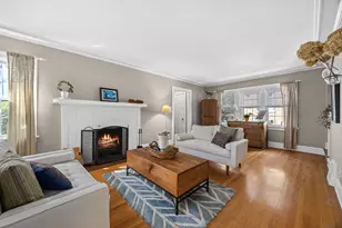 165 Forest Ave, Glen Ellyn, IL 60137 - Photo 2