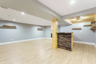 8454 S 85th Ct, Hickory Hills, IL 60457 - Photo 32