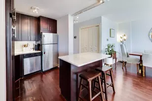 2930 N Sheridan Rd, Chicago, IL 60657 - Photo 12
