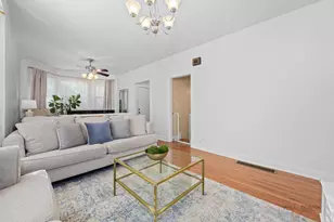 4313 N Ridgeway Ave, Chicago, IL 60618 - Photo 10