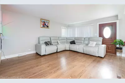8433 Central Avenue, Burbank, IL 60459 - Photo 8