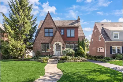 221 East Avenue, Park Ridge, IL 60068 - Photo 1