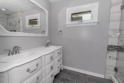 10S073 Clarendon Hills Road, Willowbrook, IL 60527 - Photo 14