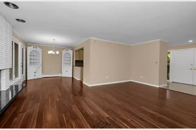 10S073 Clarendon Hills Road, Willowbrook, IL 60527 - Photo 6