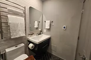 1050 W Dakin St, Chicago, IL 60613 - Photo 16