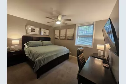 1050 W Dakin Street #G2, Chicago, IL 60613 - Photo 12
