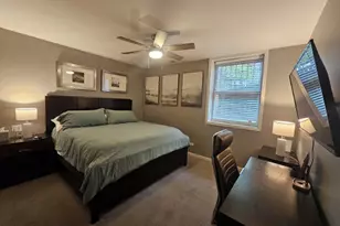 1050 W Dakin St, Chicago, IL 60613 - Photo 12