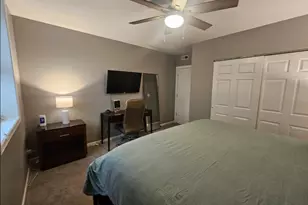 1050 W Dakin St, Chicago, IL 60613 - Photo 14