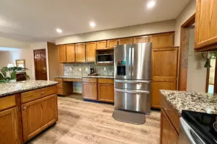 5 Hidden Lake Ct, Bloomington, IL 61704 - Photo 6
