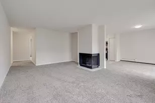 2200 Bayside Dr, Palatine, IL 60074 - Photo 8