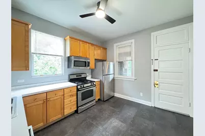 2101 W Montrose Avenue #2, Chicago, IL 60618 - Photo 4