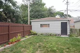 2101 W Montrose Ave, Chicago, IL 60618 - Photo 18