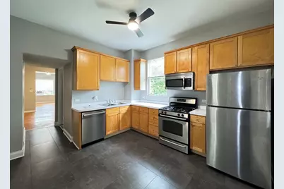 2101 W Montrose Avenue #2, Chicago, IL 60618 - Photo 2