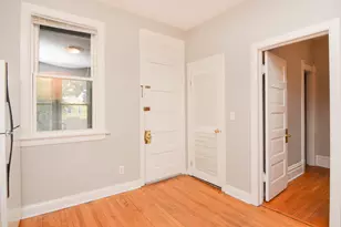 2101 W Montrose Ave, Chicago, IL 60618 - Photo 6