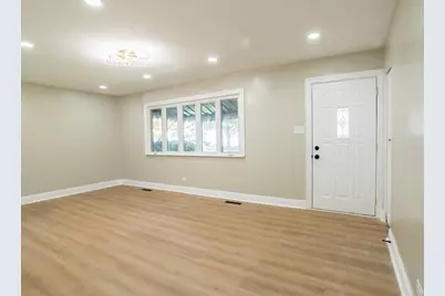 11024 Oxford Avenue, Chicago Ridge, IL 60415 - Photo 2