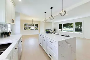 910 E Kimber Ln, Arlington Heights, IL 60005 - Photo 12