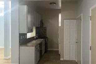 2319 E 70th Pl, Chicago, IL 60649 - Photo 6