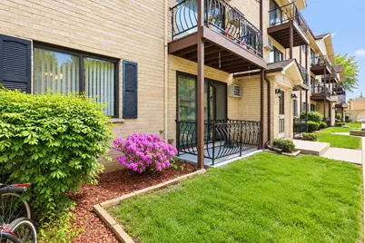 7218 W Wrightwood Avenue #107, Elmwood Park, IL 60707 - Photo 2