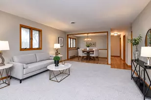 2S557 Bliss Rd, Sugar Grove, IL 60554 - Photo 4