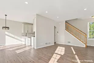 2301 Evergreen Cir, McHenry, IL 60050 - Photo 6