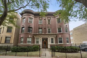 823 W Belle Plaine Ave, Chicago, IL 60613 - Photo 1