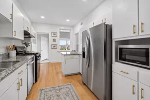 823 W Belle Plaine Ave, Chicago, IL 60613 - Photo 20