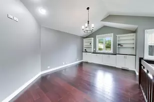 202 N Prospect Manor Ave, Mount Prospect, IL 60056 - Photo 8