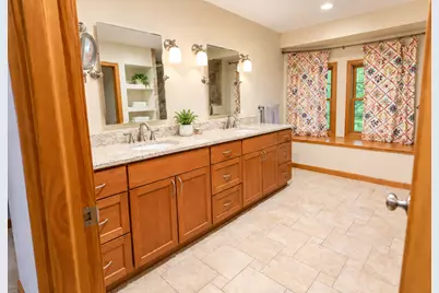 1263 Williamsburg Lane, Crystal Lake, IL 60014 - Photo 14