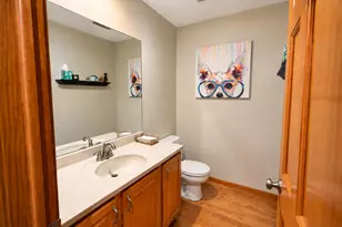 1263 Williamsburg Ln, Crystal Lake, IL 60014 - Photo 10