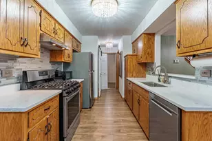 12554 S Arbor Dr, Alsip, IL 60803 - Photo 6