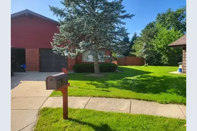 142 Virginia Court, Streamwood, IL 60107 - Photo 1