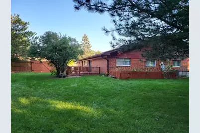 142 Virginia Court, Streamwood, IL 60107 - Photo 2