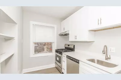 2722 W Rosemont Avenue #2, Chicago, IL 60659 - Photo 4
