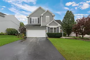 107 Acorn Ct, Round Lake Beach, IL 60073 - Photo 2
