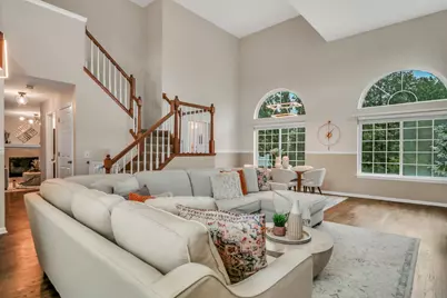 107 Acorn Court, Round Lake Beach, IL 60073 - Photo 8