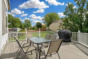 107 Acorn Ct, Round Lake Beach, IL 60073 - Photo 4