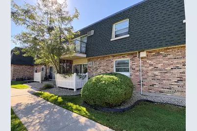 8431 W 99th Terrace #206, Palos Hills, IL 60465 - Photo 1