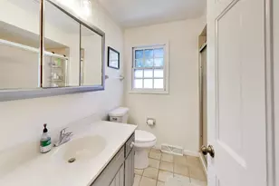 925 Hidden Lake Rd, Naperville, IL 60565 - Photo 18