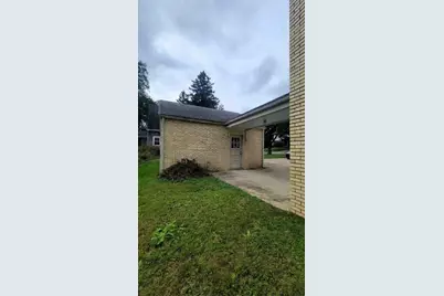 1351 W Lincoln Boulevard, Freeport, IL 61032 - Photo 28