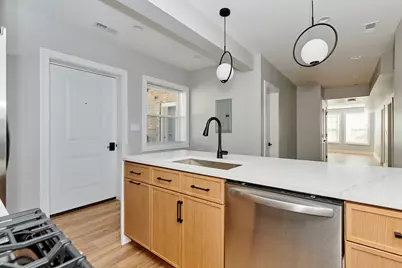 5800 N Maplewood Avenue #1, Chicago, IL 60659 - Photo 8