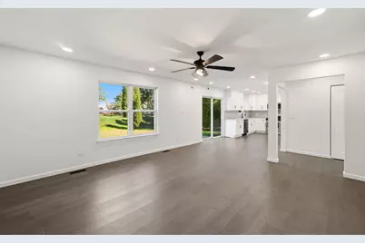 1818 W Pebblestone Dr Drive, Romeoville, IL 60446 - Photo 6