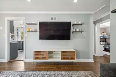 2124 Seward Street, Evanston, IL 60202 - Photo 6
