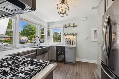 2124 Seward Street, Evanston, IL 60202 - Photo 2