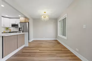 1952 N Hidden Creek Circle, Palatine, IL 60074 - Photo 8